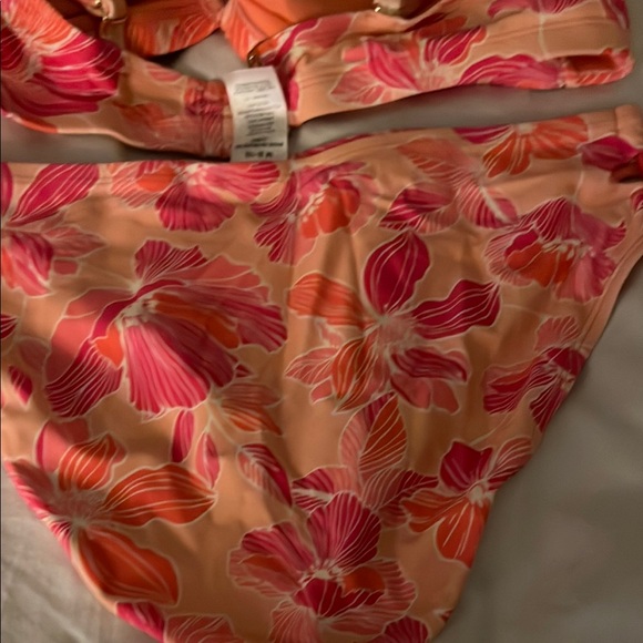 Time and Tru Floral Summer Hawaiian Coral Bikini - Top size 1x Bottom size 10 - Picture 8 of 8